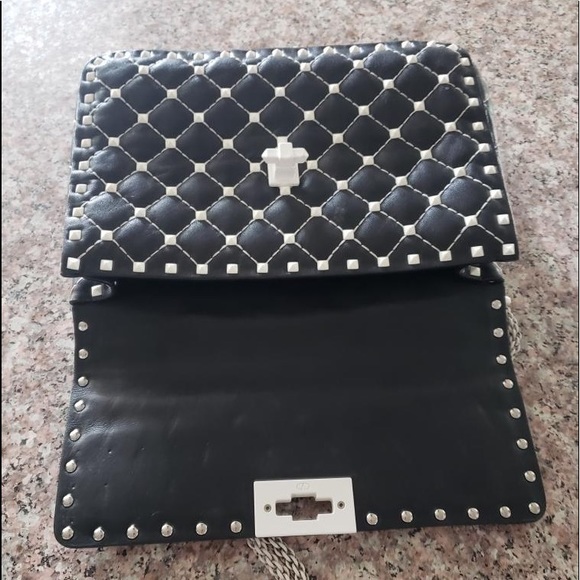 🔴🔴🔴SOLD🔴🔴🔴VALENTINO GARAVANI ROCKSTUDS - Picture 4 of 5